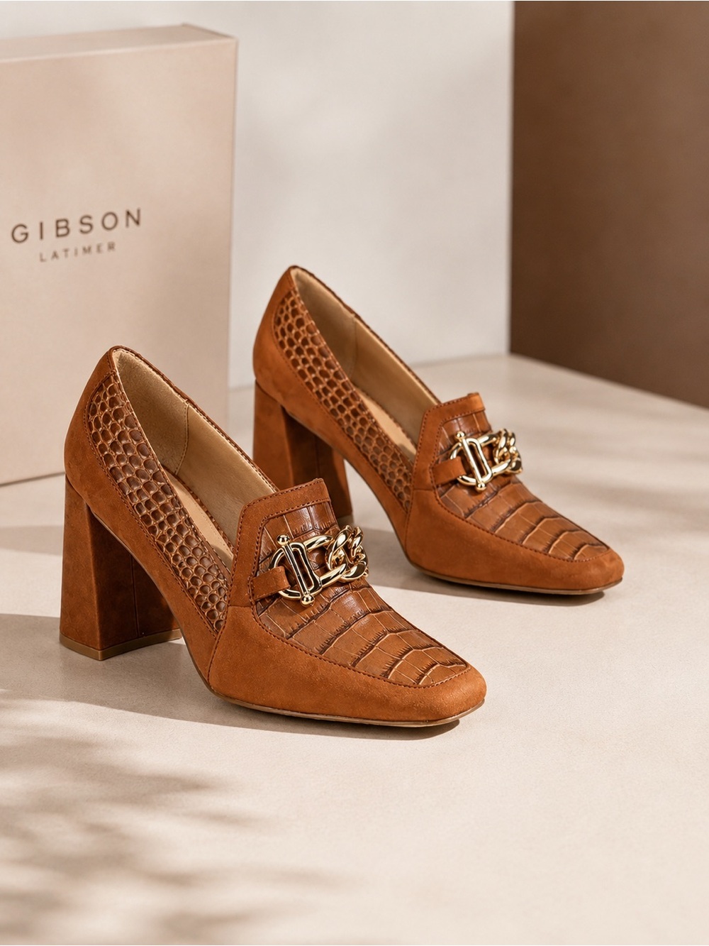 Gibson Latimer Brown Crock Embossed Block Heel Loafers Canel Gold Chain Sz 8.5